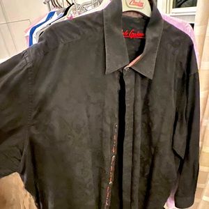Robert Graham shirt in black.
